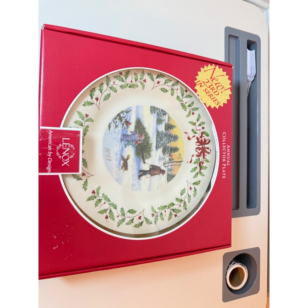 Lenox Collector Plate Unisex 2013 Annual Holiday Tree 23rd Series Ivory Gold